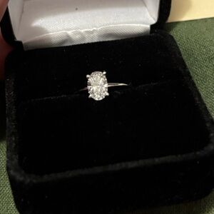 14kt white gold. Beautiful engagement ring